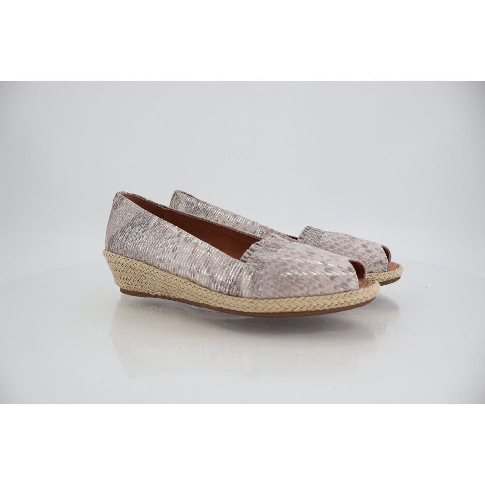 Gentle Souls Womens Luci Sandal Size 7 Ruffle Silver Peep Toe Leather Wedge